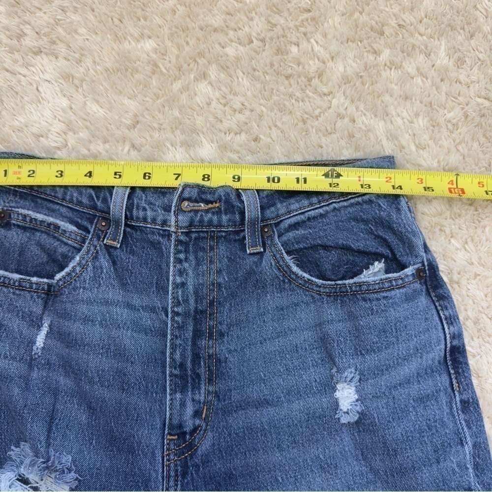 Levis Womens 70s Flare Legs distressed jeans size 28 - Picture 9 of 10